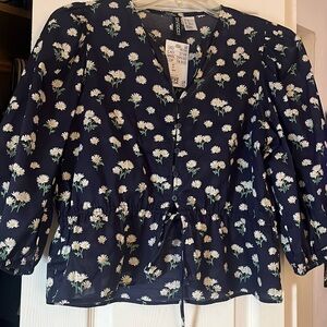 Daisy floral blouse / navy blue